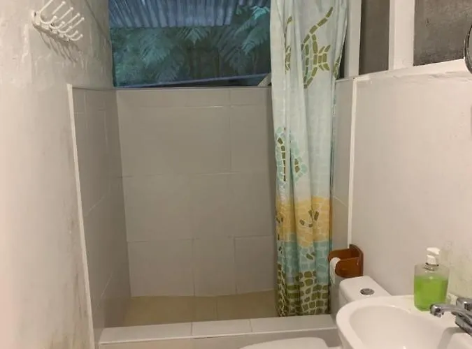 Lodge Kuporo Quince Mil