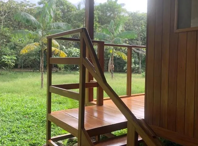 Lodge Kuporo Quince Mil